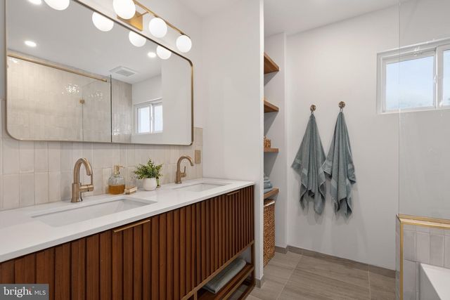 6124 BEACHWAY DR, Falls Church, VA 22041