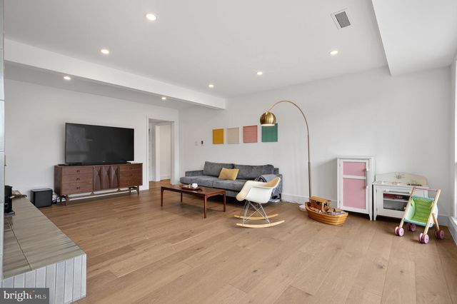 6124 BEACHWAY DR, Falls Church, VA 22041