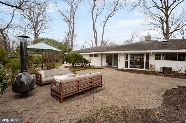 6124 BEACHWAY DR, Falls Church, VA 22041