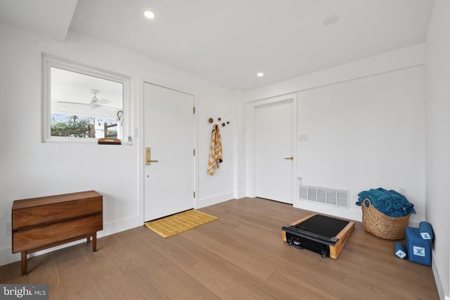 6124 BEACHWAY DR, Falls Church, VA 22041