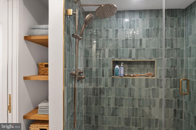 6124 BEACHWAY DR, Falls Church, VA 22041