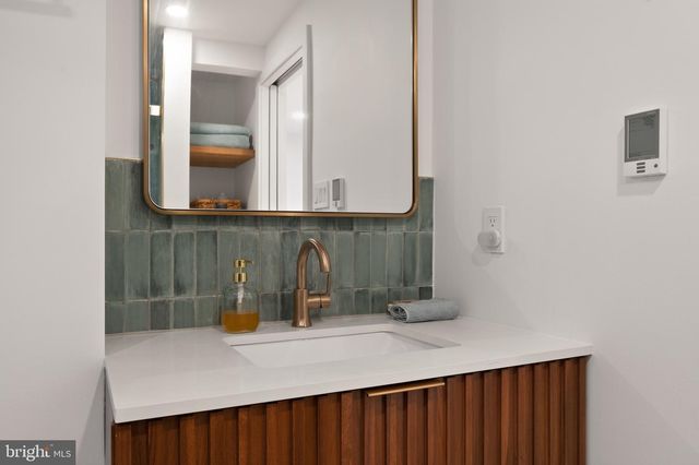 6124 BEACHWAY DR, Falls Church, VA 22041