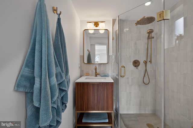 6124 BEACHWAY DR, Falls Church, VA 22041