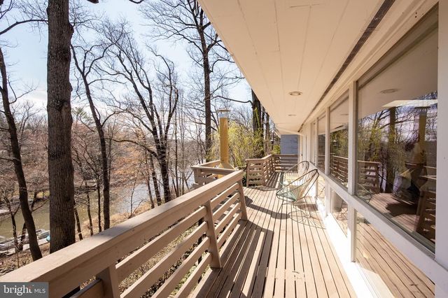 6124 BEACHWAY DR, Falls Church, VA 22041