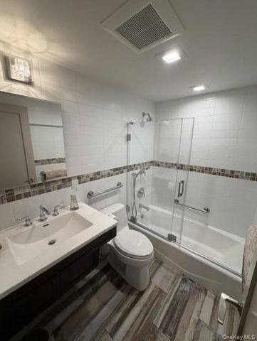 47 E Penn Street Lower, Long Beach, NY 11561