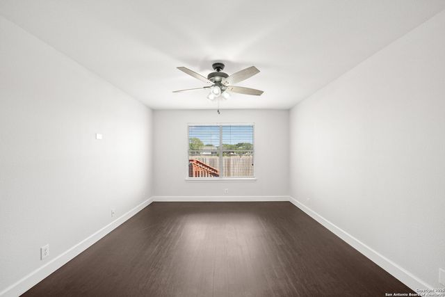 208 Roadrunner, New Braunfels, TX 78130