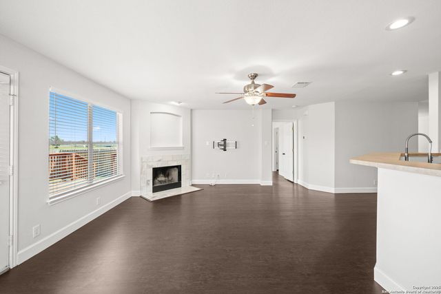 208 Roadrunner, New Braunfels, TX 78130