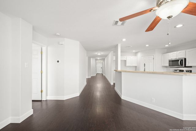 208 Roadrunner, New Braunfels, TX 78130