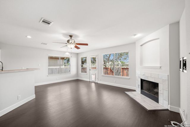 208 Roadrunner, New Braunfels, TX 78130