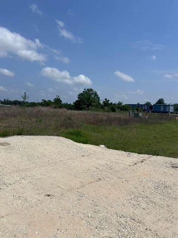 2050 Road 5702, Cleveland, TX 77327