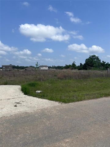 2050 Road 5702, Cleveland, TX 77327