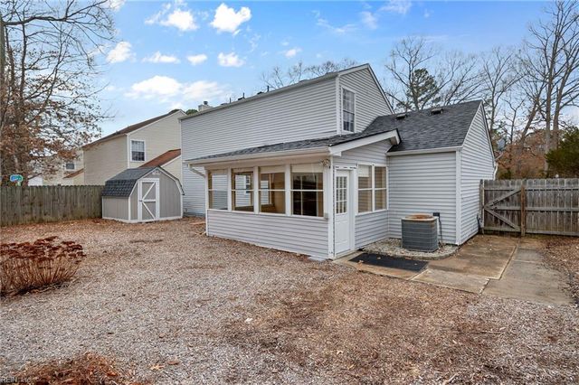 218 Old Bridge CT, Newport News, VA 23608