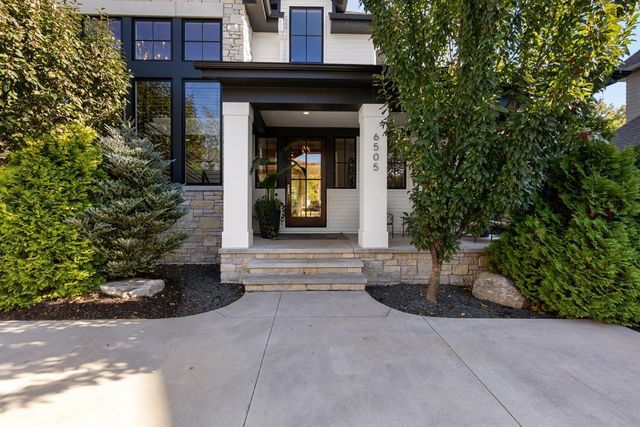 6505 Hawks Pointe Lane, Excelsior, MN 55331