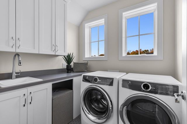 6505 Hawks Pointe Lane, Excelsior, MN 55331