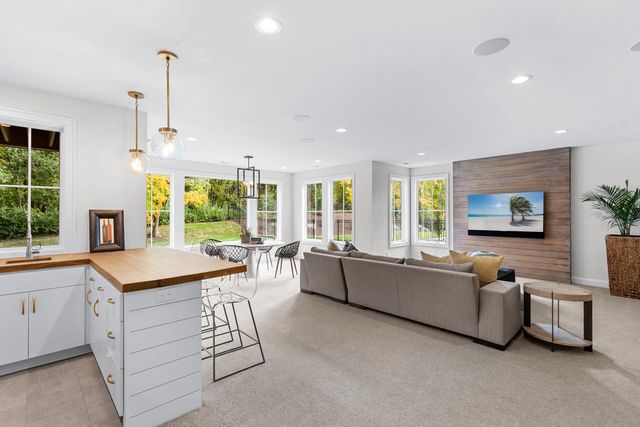 6505 Hawks Pointe Lane, Excelsior, MN 55331