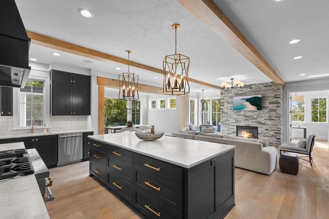 6505 Hawks Pointe Lane, Excelsior, MN 55331