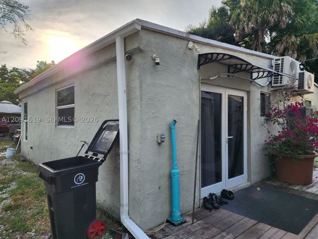 1872 SW 29th Ave, Fort Lauderdale, FL 33312