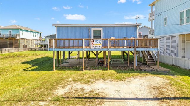 222 Ocean Avenue, Surfside Beach, TX 77541