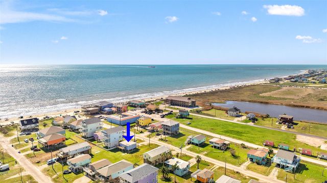 222 Ocean Avenue, Surfside Beach, TX 77541