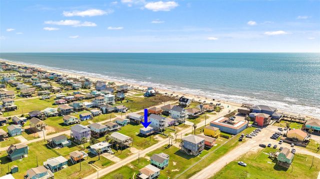 222 Ocean Avenue, Surfside Beach, TX 77541