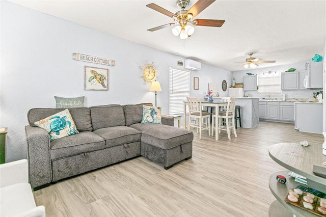 222 Ocean Avenue, Surfside Beach, TX 77541