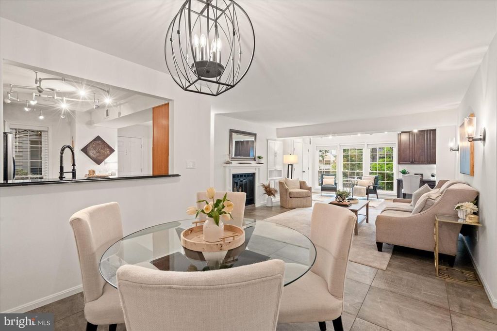 7765 WILLOW POINT DR #7765, Falls Church, VA 22042