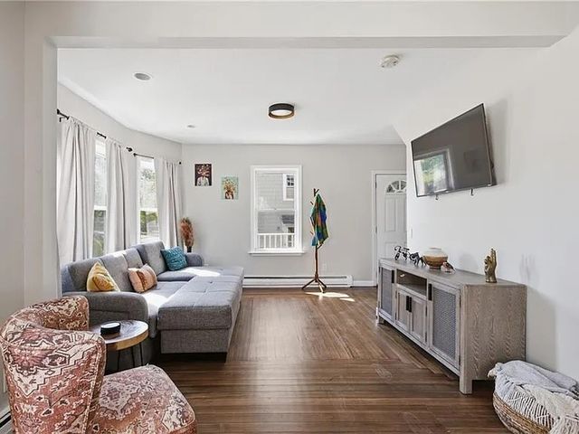59 bourne Avenue, East Providence, RI 02916