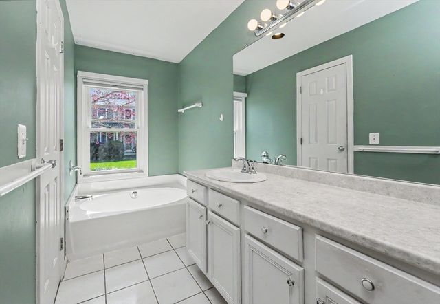 26 Juniperwood Dr, Haverhill, MA 01832