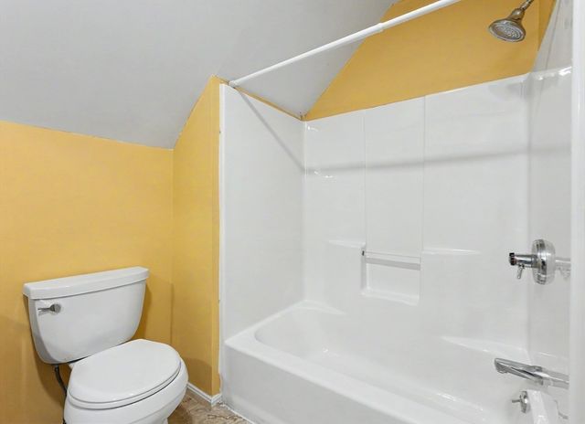 26 Juniperwood Dr, Haverhill, MA 01832