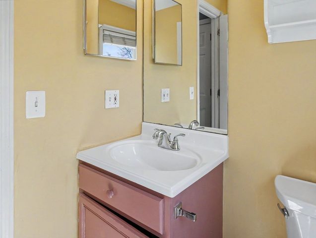 26 Juniperwood Dr, Haverhill, MA 01832