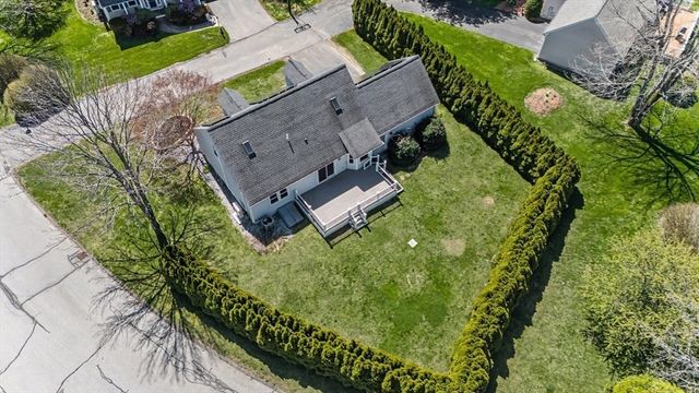 26 Juniperwood Dr, Haverhill, MA 01832