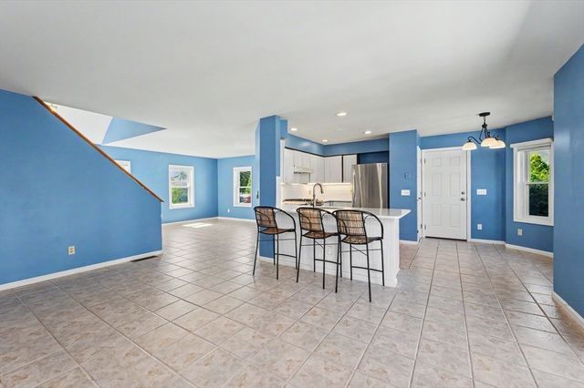 26 Juniperwood Dr, Haverhill, MA 01832