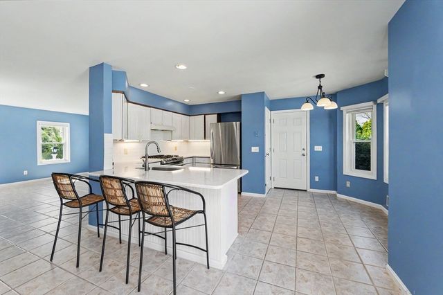 26 Juniperwood Dr, Haverhill, MA 01832