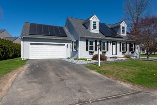 26 Juniperwood Dr, Haverhill, MA 01832