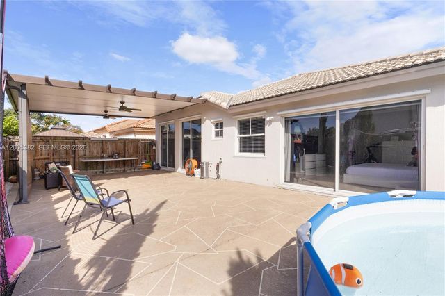 8218 SW 163rd Pl 8218, Miami, FL 33193