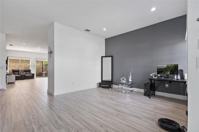 8218 SW 163rd Pl 8218, Miami, FL 33193