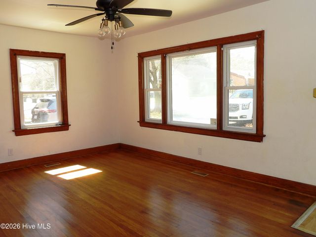 1113 Woodrow Street S, Wilson, NC 27893