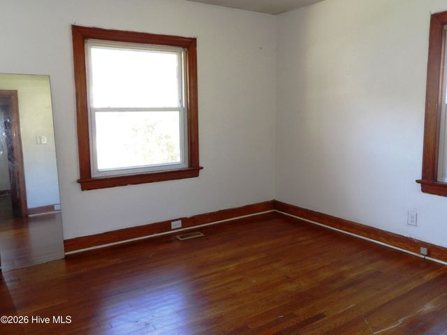 1113 Woodrow Street S, Wilson, NC 27893