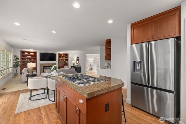1021 271st Avenue SE, Sammamish, WA 98075
