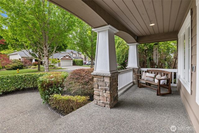 1021 271st Avenue SE, Sammamish, WA 98075