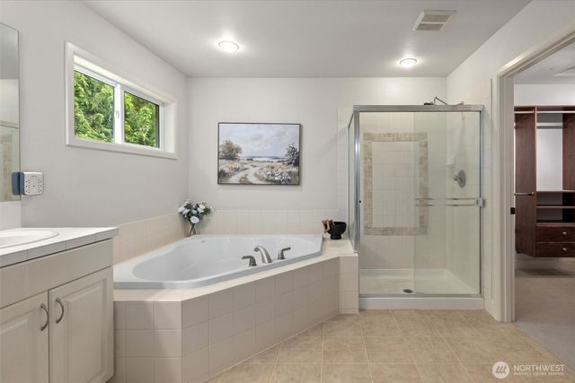 1021 271st Avenue SE, Sammamish, WA 98075