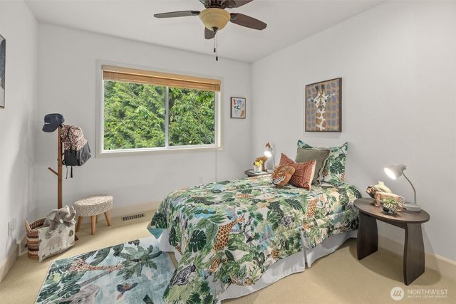 1021 271st Avenue SE, Sammamish, WA 98075