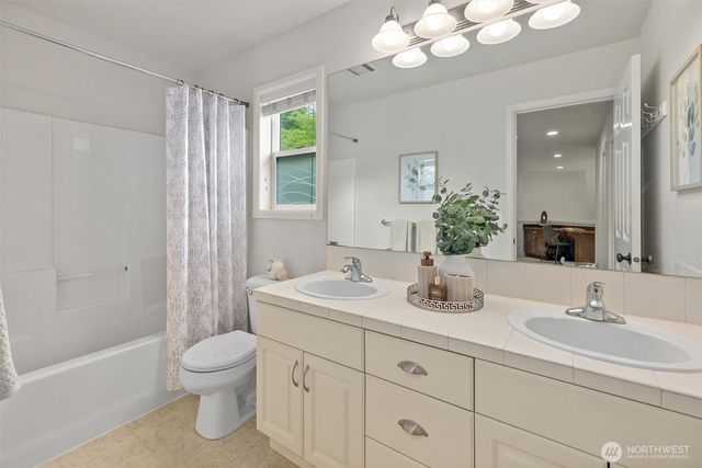 1021 271st Avenue SE, Sammamish, WA 98075