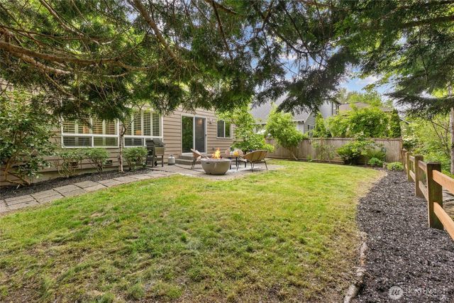 1021 271st Avenue SE, Sammamish, WA 98075