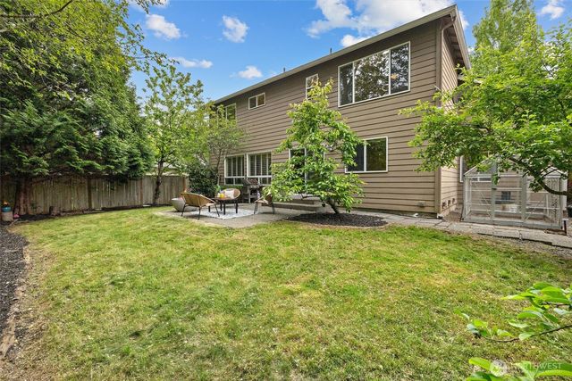 1021 271st Avenue SE, Sammamish, WA 98075