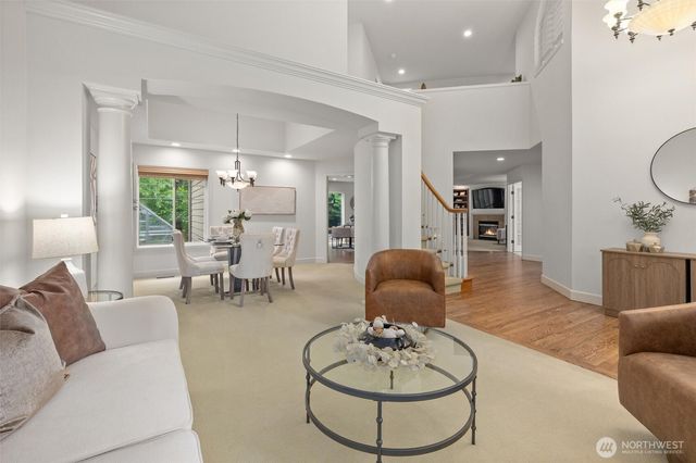 1021 271st Avenue SE, Sammamish, WA 98075