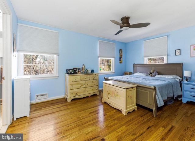 656 E GREENMAN RD, Haddonfield, NJ 08033