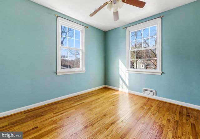 656 E GREENMAN RD, Haddonfield, NJ 08033