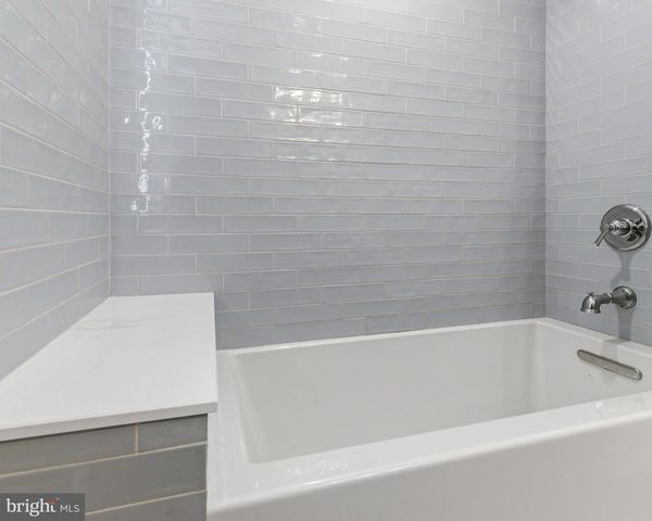 656 E GREENMAN RD, Haddonfield, NJ 08033