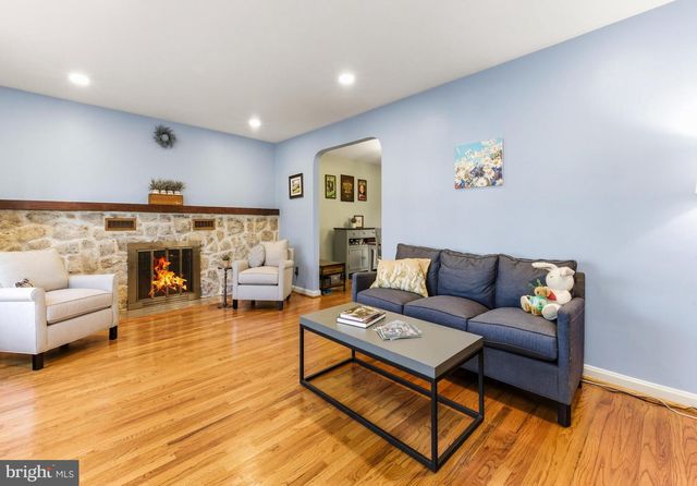 656 E GREENMAN RD, Haddonfield, NJ 08033